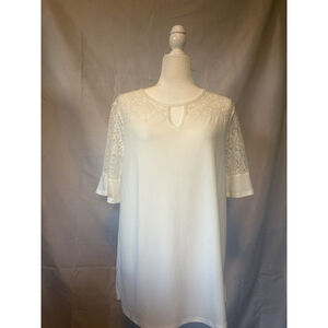 NWT New Directions Women's White Lace Yoke Top Keyhole Neck Short Sleeve Medium